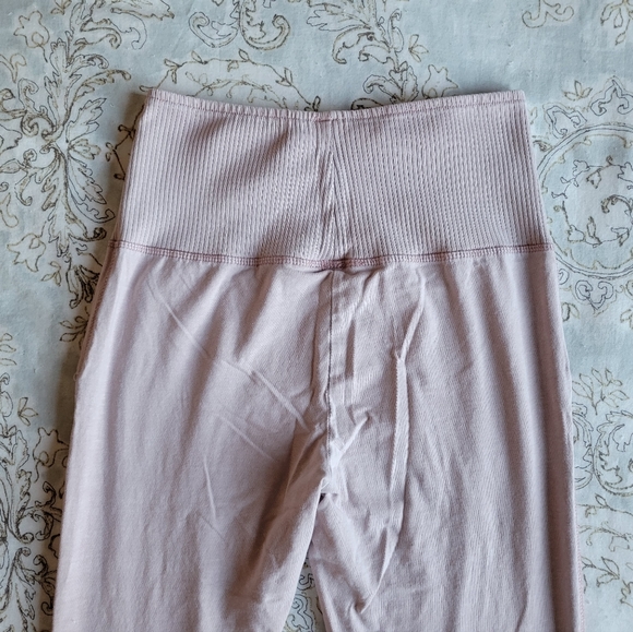 Like New. Workout/Lounge Jogger Leggings Bundle. Bally/Livi - Picture 9 of 11